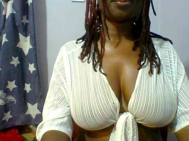 Sweet-petite webcam