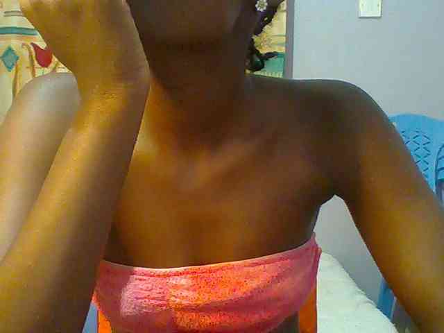Sweet-petite webcam