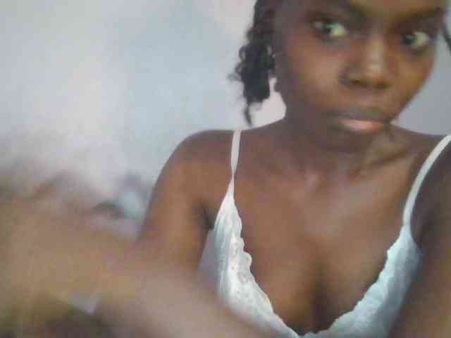 Sweet-petite webcam