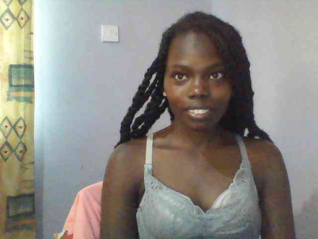 Sweet-petite webcam
