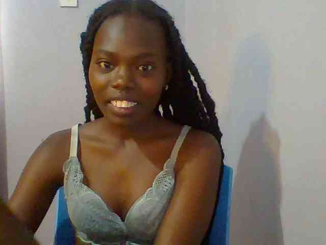 Sweet-petite webcam