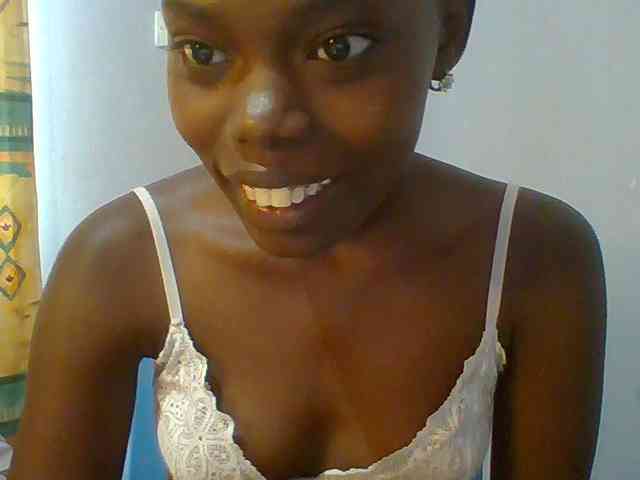 Sweet-petite webcam