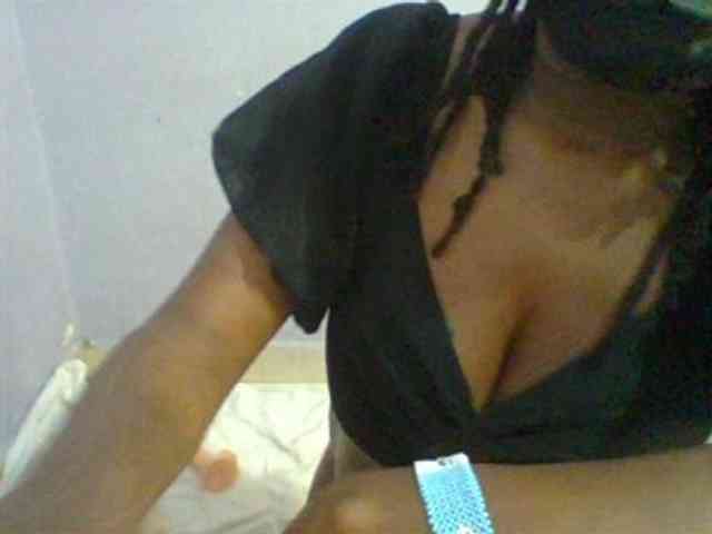 Sweet-petite webcam