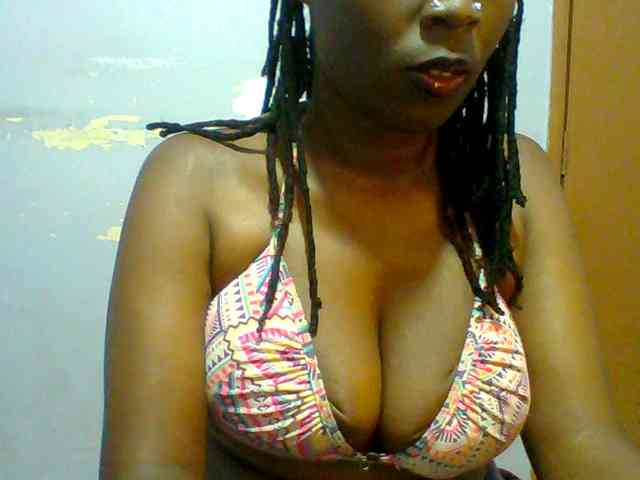Sweet-petite webcam