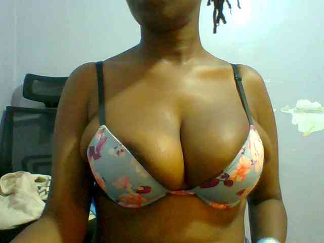 Sweet-petite webcam