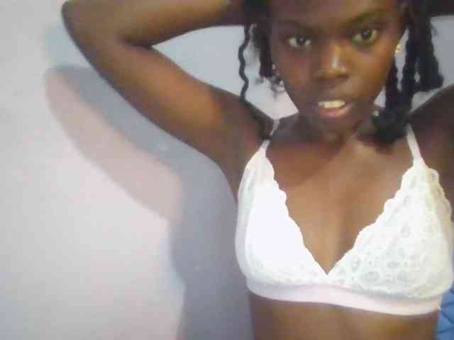 Sweet-petite webcam