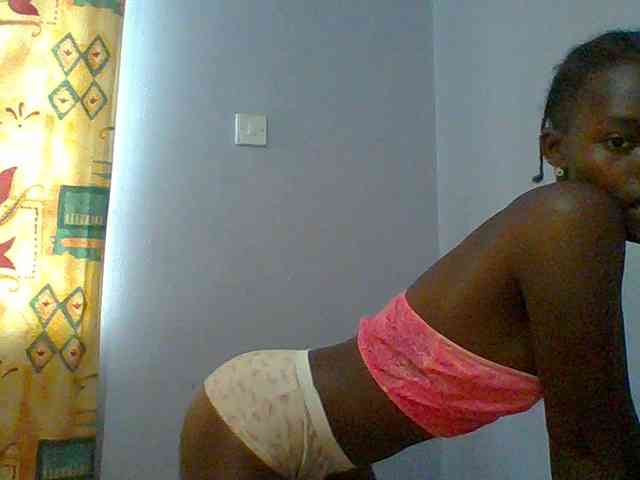 Sweet-petite Sweet-petite