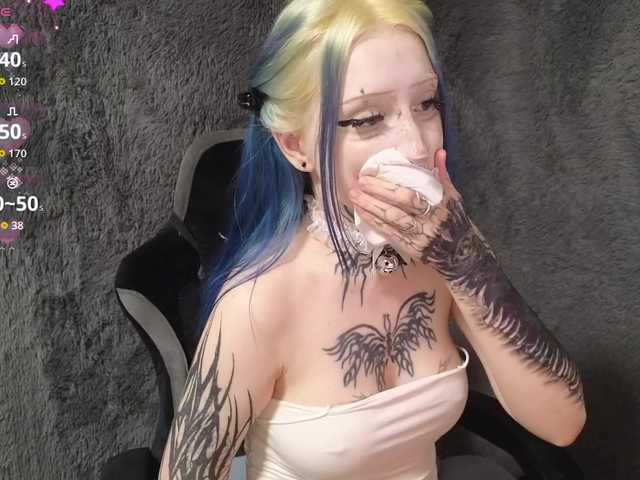 YoungAlice1 live cam on BongaCams
