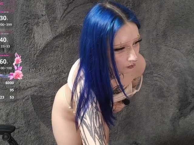 YoungAlice1 live cam on BongaCams