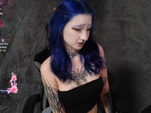 YoungAlice1 live cam on BongaCams