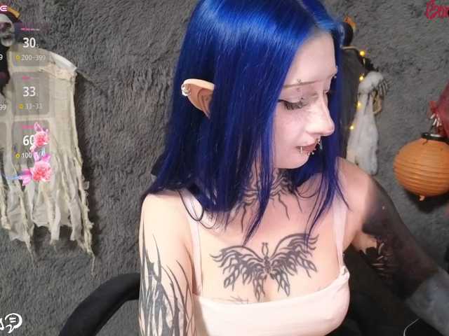 YoungAlice1 live cam on BongaCams