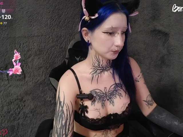 YoungAlice1 live cam on BongaCams