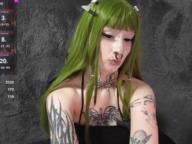 YoungAlice1 live cam on BongaCams