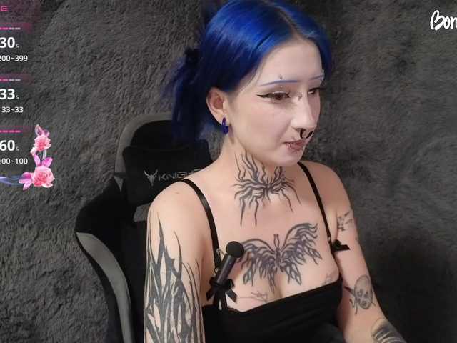 YoungAlice1 live cam on BongaCams