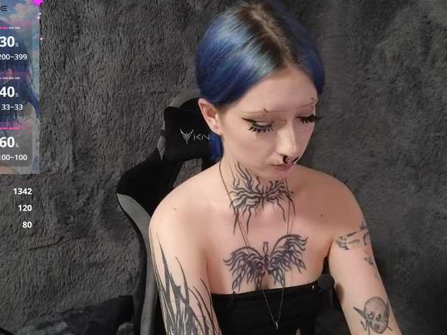 YoungAlice1 live cam on BongaCams