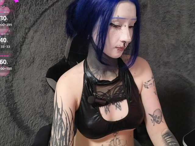 YoungAlice1 live cam on BongaCams