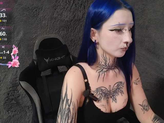 YoungAlice1 live cam on BongaCams