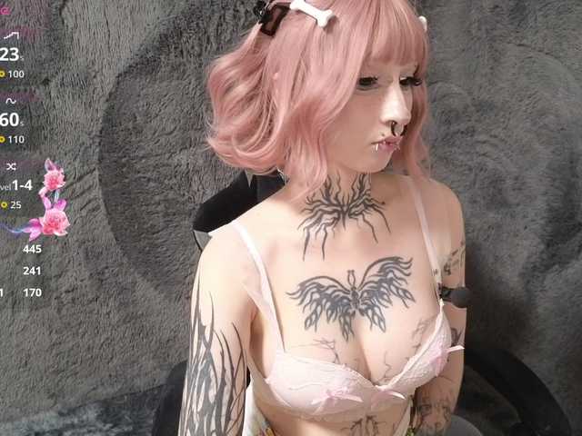 YoungAlice1 live cam on BongaCams