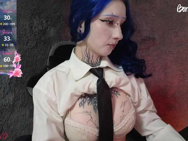 YoungAlice1 live cam on BongaCams