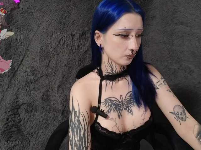 YoungAlice1 live cam on BongaCams