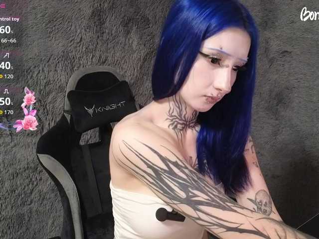 YoungAlice1 live cam on BongaCams