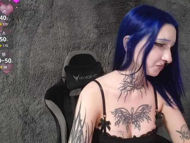 YoungAlice1 live cam on BongaCams