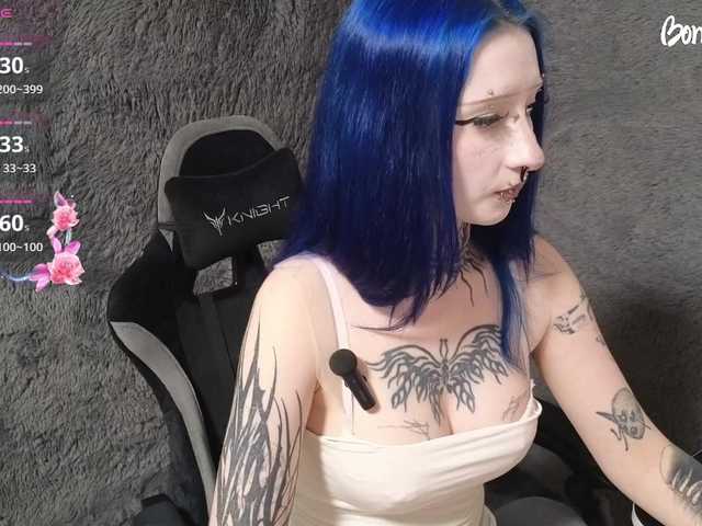 YoungAlice1 live cam on BongaCams