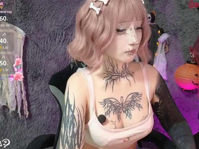 YoungAlice1 live cam on BongaCams
