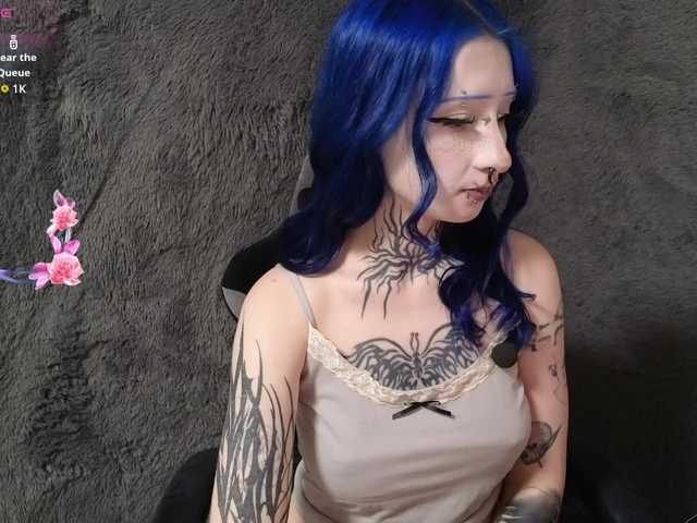 YoungAlice1 live cam on BongaCams