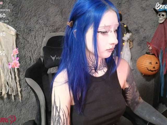 YoungAlice1 live cam on BongaCams