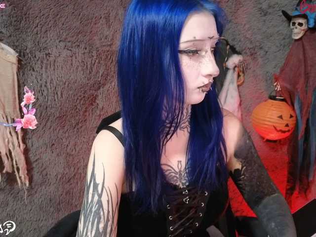 YoungAlice1 live cam on BongaCams