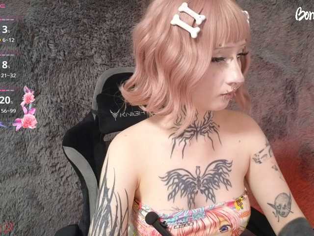 YoungAlice1 live cam on BongaCams