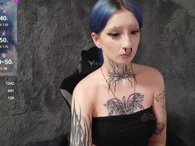 YoungAlice1 live cam on BongaCams