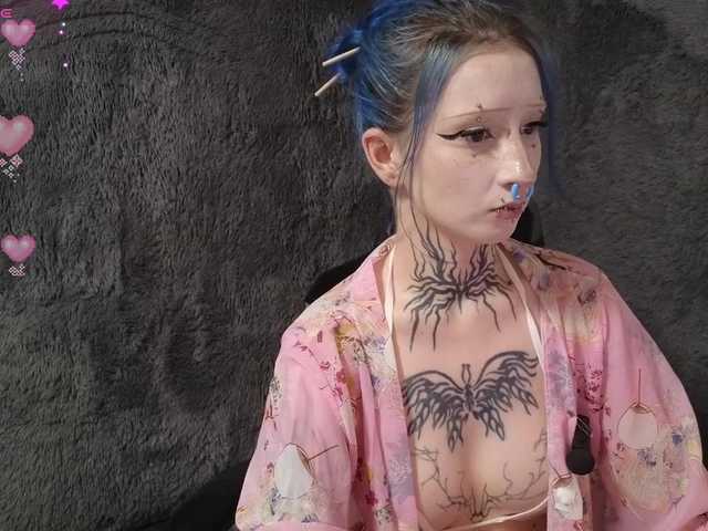 YoungAlice1 live cam on BongaCams