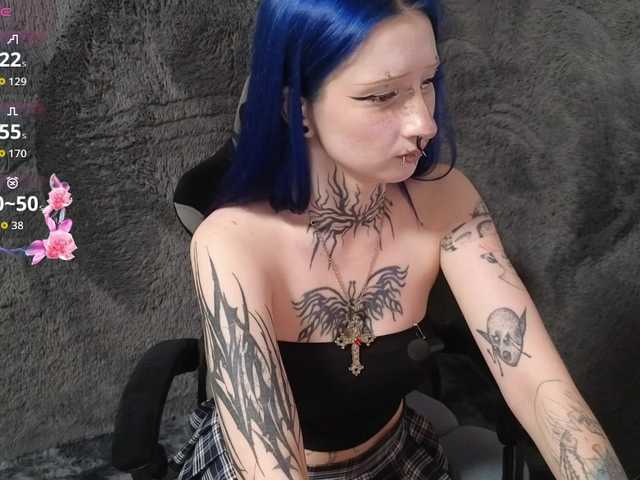 YoungAlice1 live cam on BongaCams
