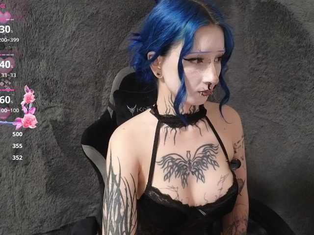 YoungAlice1 live cam on BongaCams