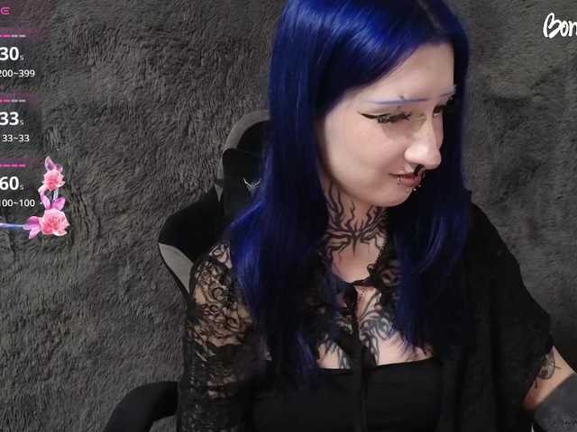YoungAlice1 live cam on BongaCams
