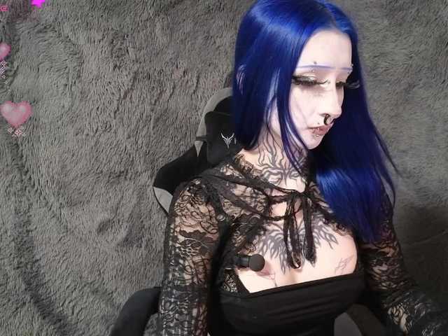 YoungAlice1 live cam on BongaCams