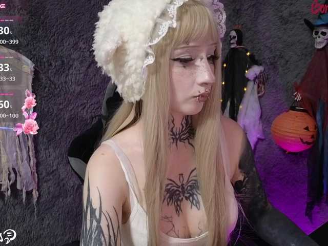 YoungAlice1 live cam on BongaCams