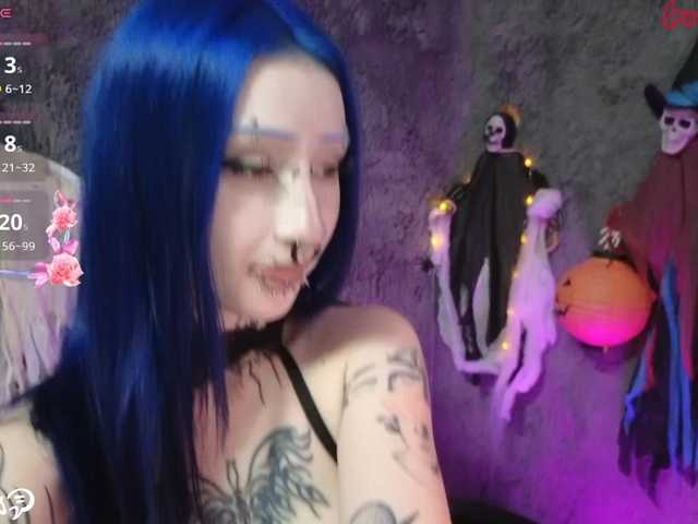 YoungAlice1 live cam preview