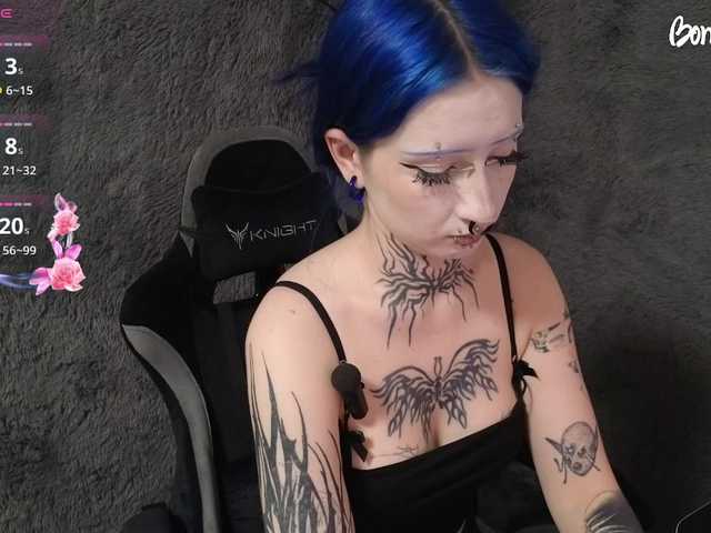 YoungAlice1 live cam on BongaCams