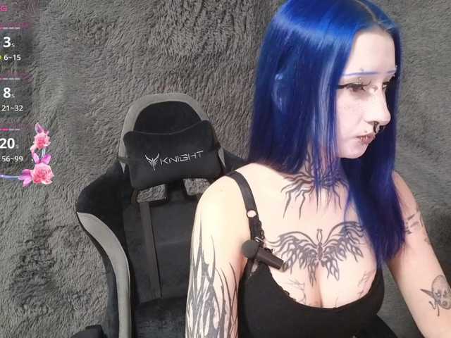 YoungAlice1 live cam on BongaCams