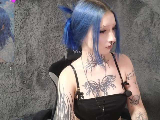 YoungAlice1 live cam on BongaCams