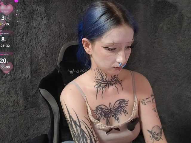 YoungAlice1 live cam on BongaCams