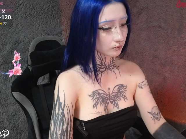 YoungAlice1, en directo ahora en BongaCams