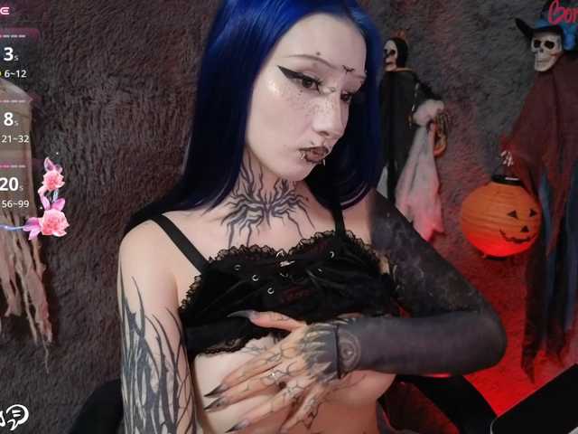 YoungAlice1 live cam on BongaCams