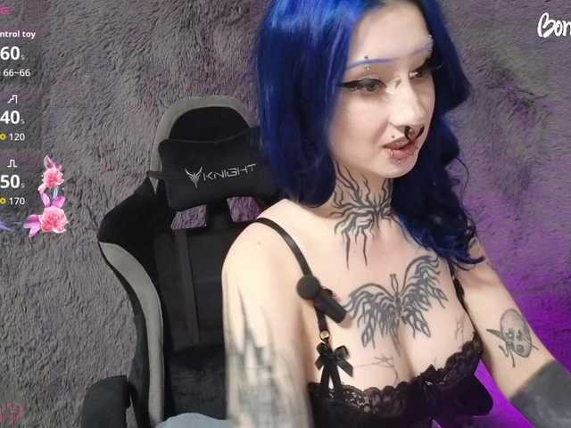 YoungAlice1 live cam on BongaCams
