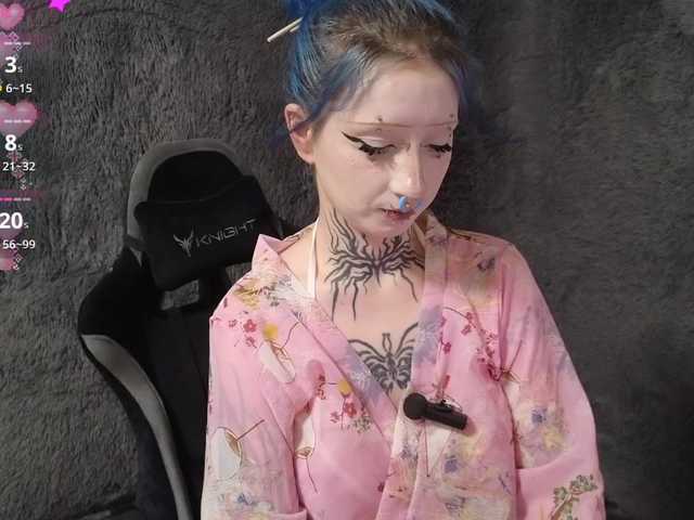 YoungAlice1 live webcam show