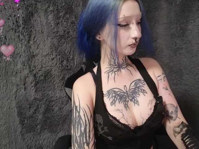 YoungAlice1 live cam on BongaCams