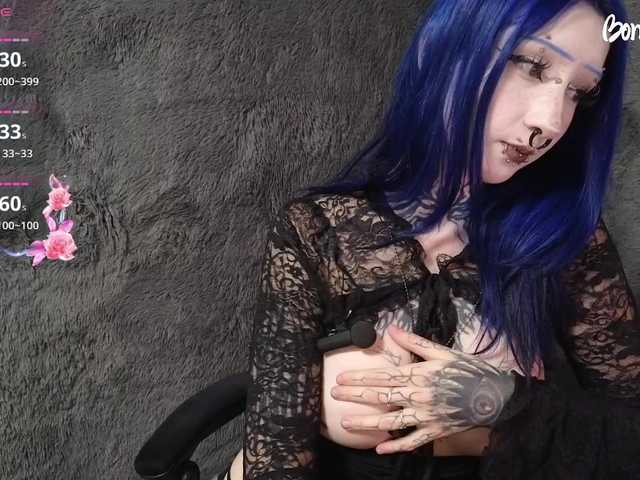 YoungAlice1 live cam on BongaCams